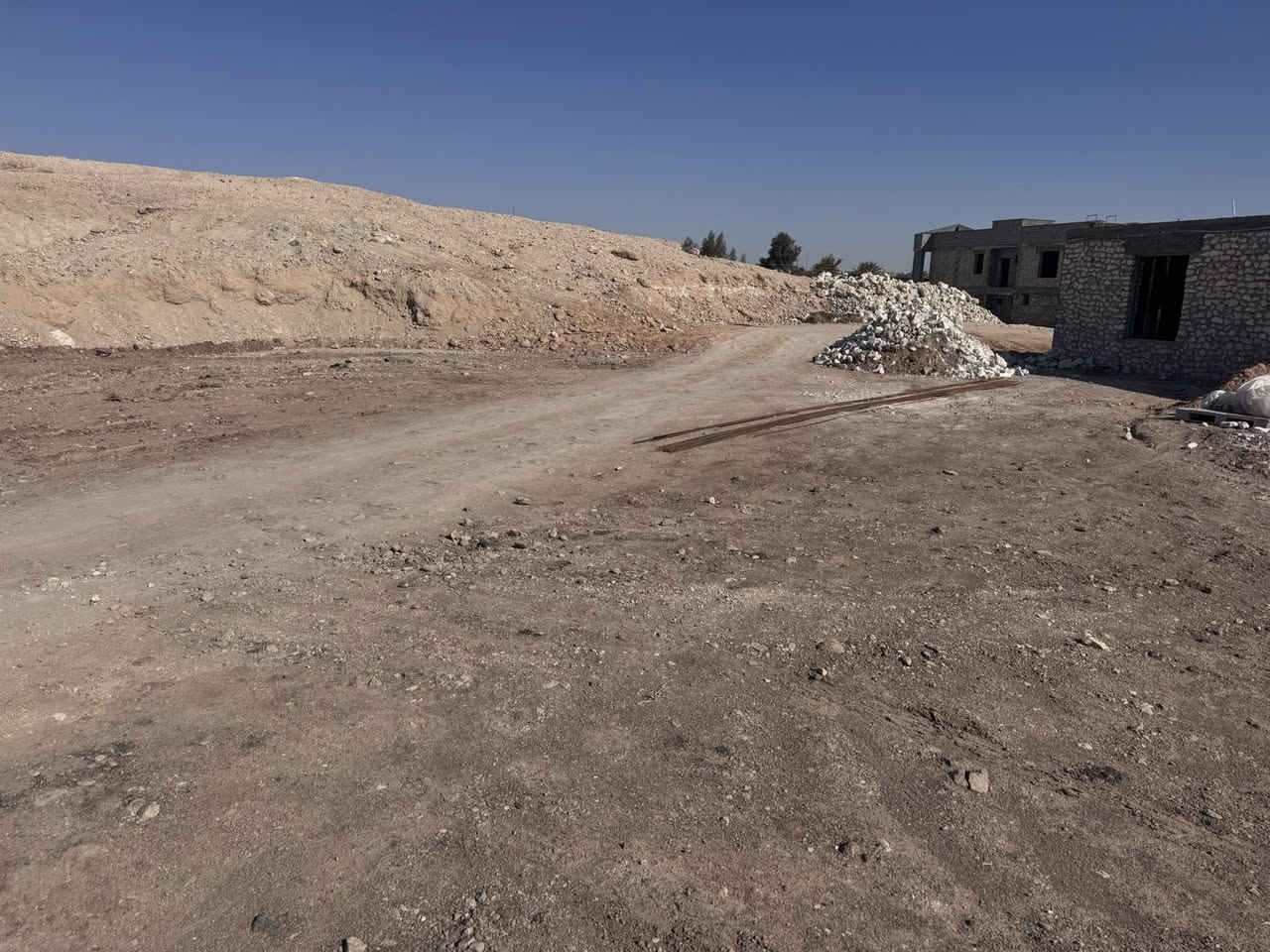 بسم الله
السلام عليكم للبيع قطعة ارض طابو صرف بسمي مكانها حي الرفاق كاع عدله سعرها16 مليون وبيها مجال ترهم مراوس بسياره الاستفسار ***********
