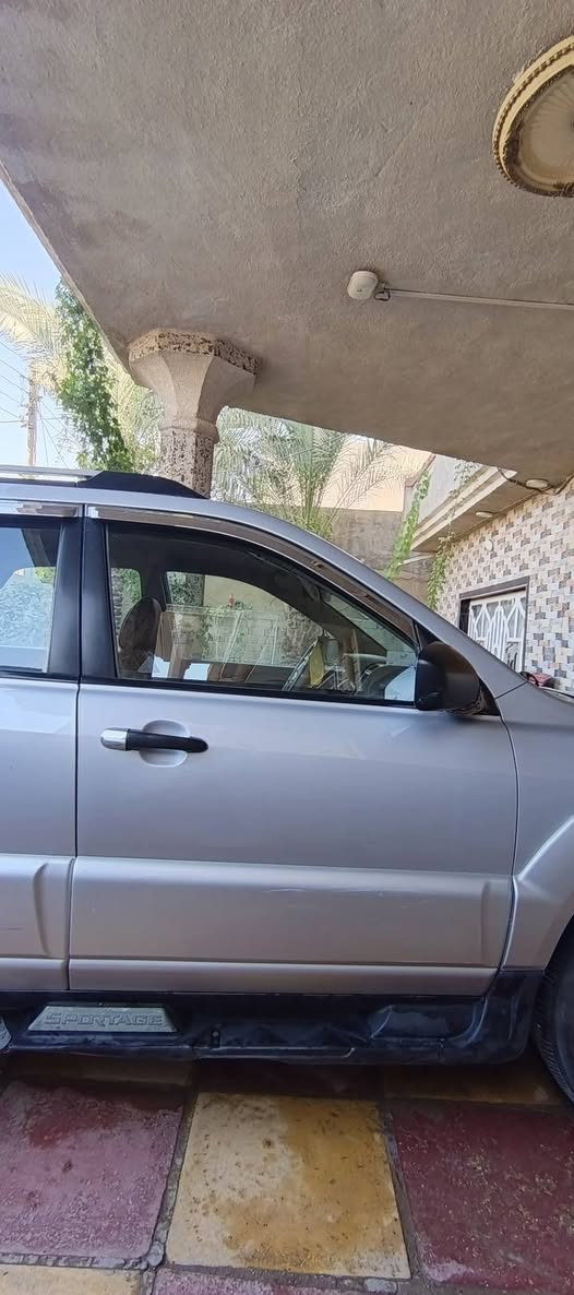 لبيع أو مراوس حسب القناعه سبورتج 2008 خليجي سياه كامله مكمله مابيه أي نقص نصبته كلش حلوه 
الاستفسار ***********
