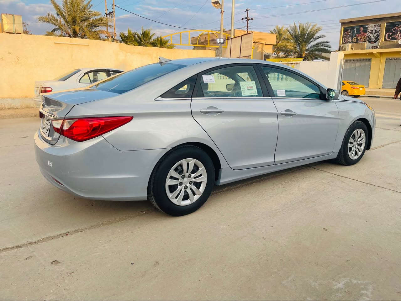 السلام عليكم للبيع سوناتا 2012 وارد امريكي بيهه صبغ بنيد فقط رقم اربيل بسمي جاهزه السياره سعرها 99 وبيهه مجال لشراي الاستفسار *********** بغداد, العراق
