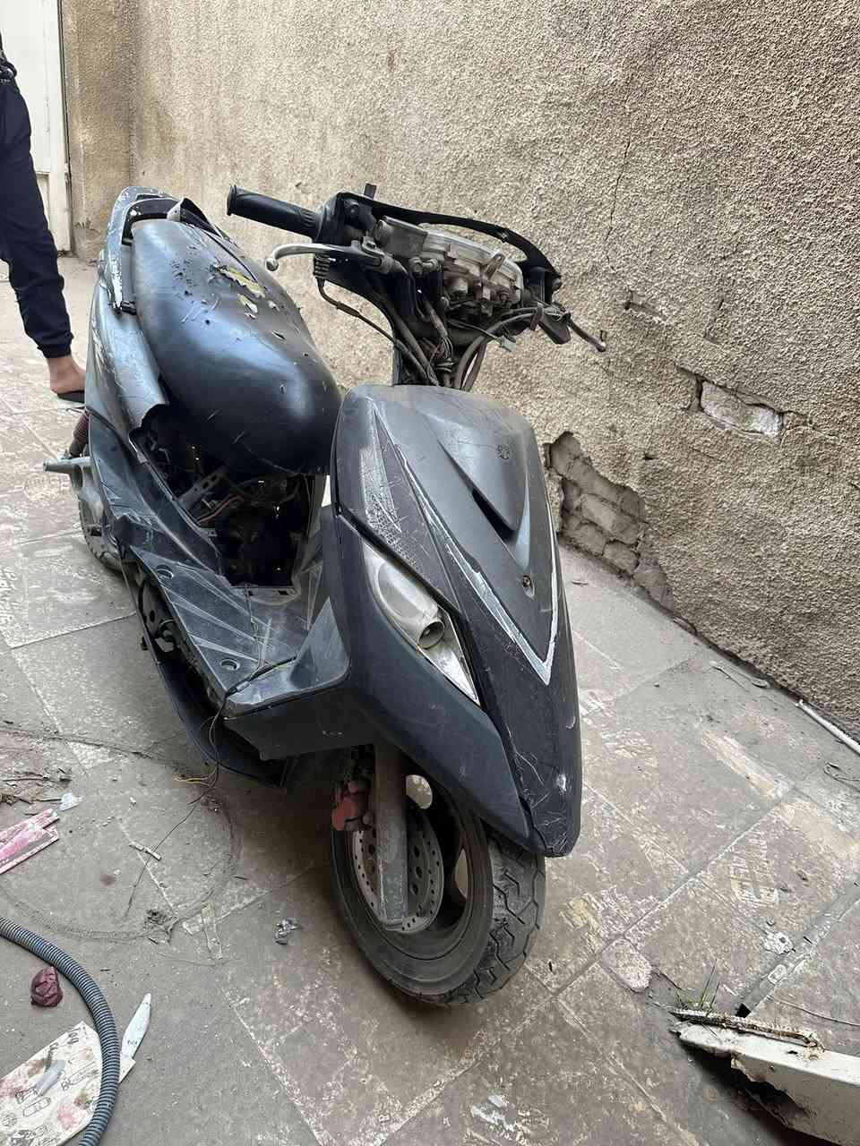 السلام عليكم ماكس ثعلب للبيع مكينه مفتوحه مبدا بيه كلشي
روله
كور
زنجيل
 مكينه كلشي مبدل بيه كلهن اصليات
كلجات امامي خلفي جدد
صلنصه اصليه رياضي ام الختم
كفرات تعبانه
وكابريتر يحتاجله تنضيف فقط
وسويج مابيه تاخذه مني طافيه بس اكفلك مكبنه وسرقه
السعر ,250
***********
قبق هندر جديد وكفرات كامله
