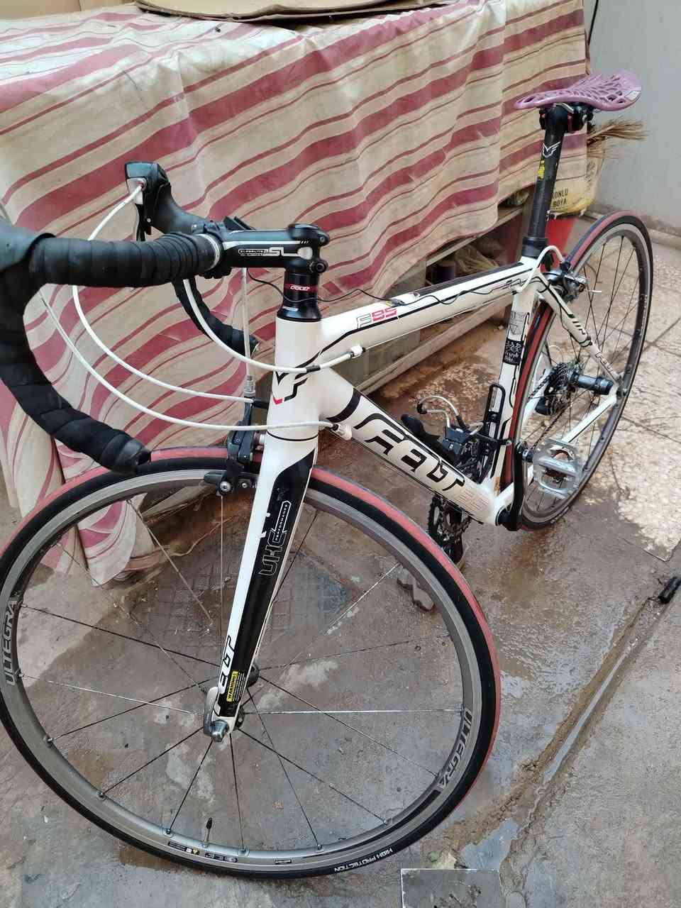 سلام عليكم
بايسكل رود ماركه flet الامريكيه موديل F85 نضيف كلش صنع تايوان
1- حجم الفريم 52cm
2- فريم المنيوم اللشه كاربون
3- سستم 2*10 سرع مشكل
عكرب 105 رقم 5700
نقال امامي مايكروشفت
شفتات مايكروشفت
زنجيل kms
الدشلي التكرا 6700
4- ويل التكرا 6800 نضيفات
5- صينيه fso
6- ستيرن المنيوم
7- سرج خفيف جدا
8- بايدرات نوع شيمانو هجين لوك. وعادي SHIMANO PD-A530 MALAYSIA VA 
محلقات
1- عداد سرعه
2- اشاره بك رماش

السعر 475 وبي مجال انشالله
وتساب ***********
توصيل متوفر 

مكاني النجف النجف, العراق
