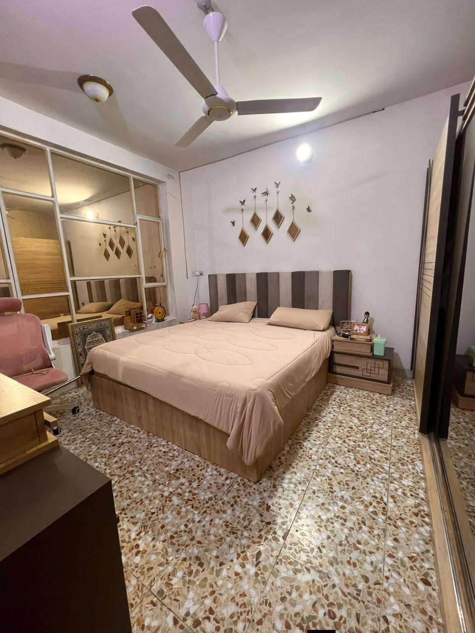 الدار للبيع مساحه 93 واجها 8ونص النزال 11 البيت مسلح طابقين المشتل شارع الزيدي التواصل مع الرقم او واتساب مكتب الأصدقاء للعقار ***********
