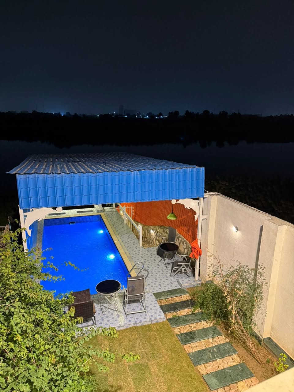 السلام عليكم 👋🏻
شالية إيسن 🏕️🏝️
متوفر حجز طيلة ايام الأسبوع 
موثقة في تطبيق اجرلي 
العنوان / الدورة (منطقة البوعيثة ) 
للاستفسار التواصل على الرقم 
هـ/ ***********
