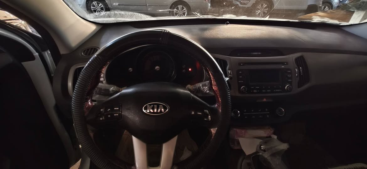 سلام عليكم
كيا اسبورتج
موديل 2015 
كفاله عامه
رقم قادسية انكليزي
تبريد قطعتين
مكينه 2000 
ماشيه 130 
العنوان / ديوانية / منطقه المعارض / معرض نور الايمان 
الهاتف / ***********
