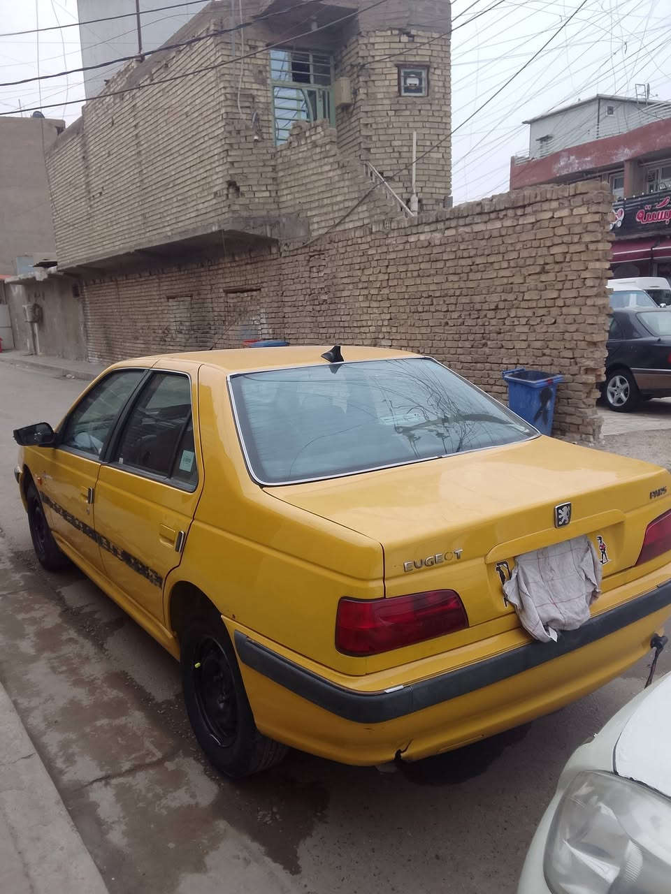 بيجو بارص 2015 للبيع
مكينه كير كفاله صدر 70٪ 
السياره بيه صبغ ٣قطع  جاملغات اماميه و بنيد 
سياره حلوه و كاعده 
مكان السياره بغداد الشعب 
التواصل و الإستفسارات مع الرقم ***********
السعر 40بيه مجال بسيط
