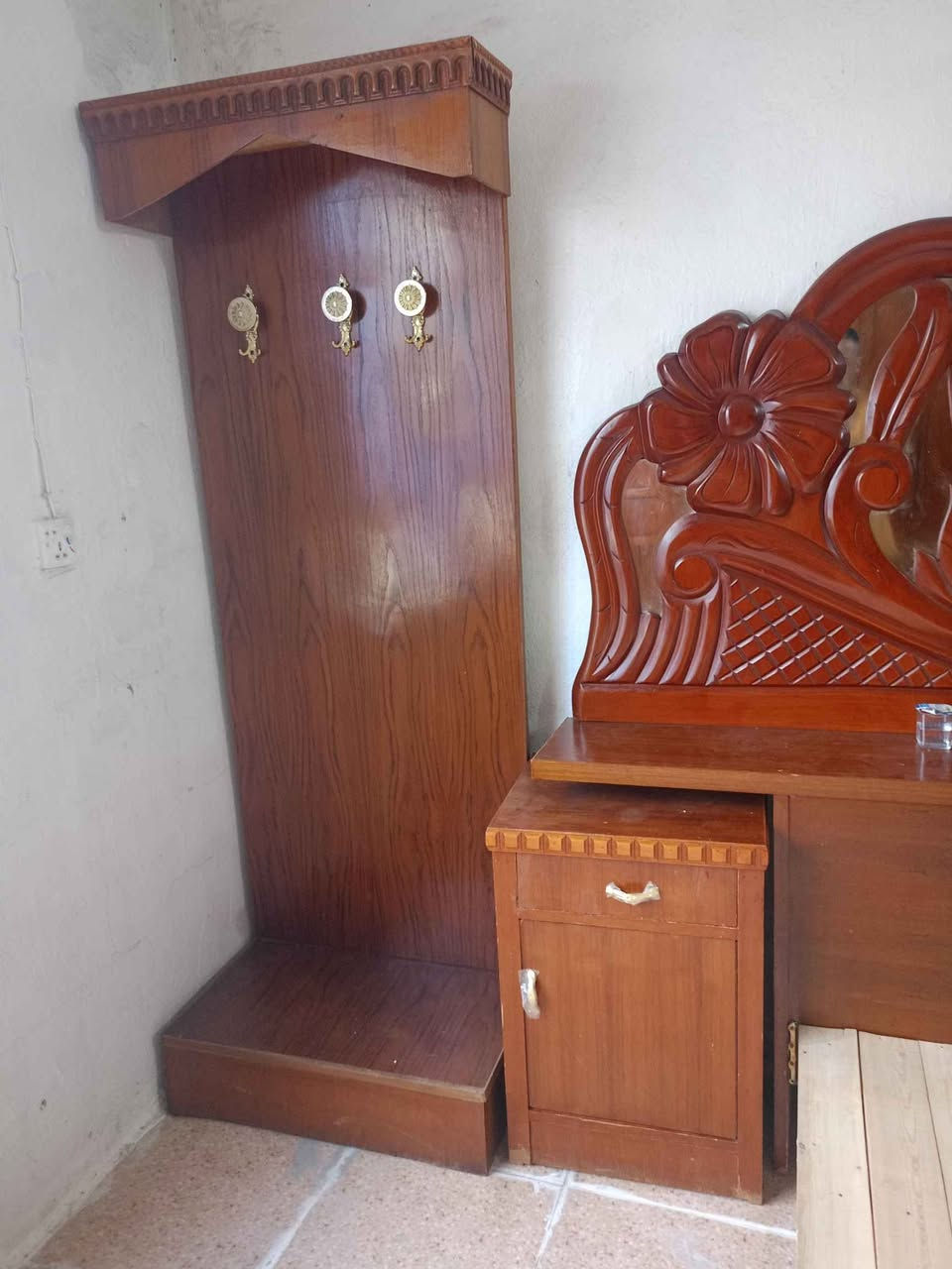 ‎السلام عليكم غرفت اخشاب للبيع غرفه جديده مستعجل علا البيعه وبيها مجال  رقم ***********‎ المدائن, بابل
