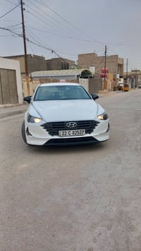 سوناتا خليجي.       محرك 2.5 اربعه سلندر mpi موديل 2023نص فول أبيض صدف...