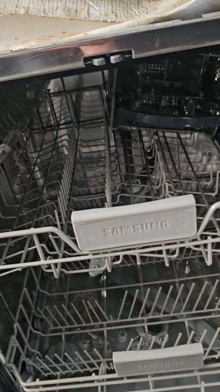 غساله صحون سامسونك كوري وليس صيني بلت ان يعني اتصير داخل كاونتر  حجم اعتقد 16  دبل سله و3 مرشات 6 وضعيات للغسل الغساله كتروكه مداخله تصليح السعر 300 بي مجال قليل مكان الشعب


**إذا كنت صاحب هذا الإعلان وتريد حذفه لأي سبب، رجاءا أرسل رسالة إلى الدعم الفني**