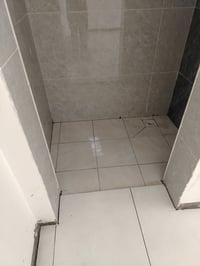 خلفه سيراميك متفرغ 07838849767