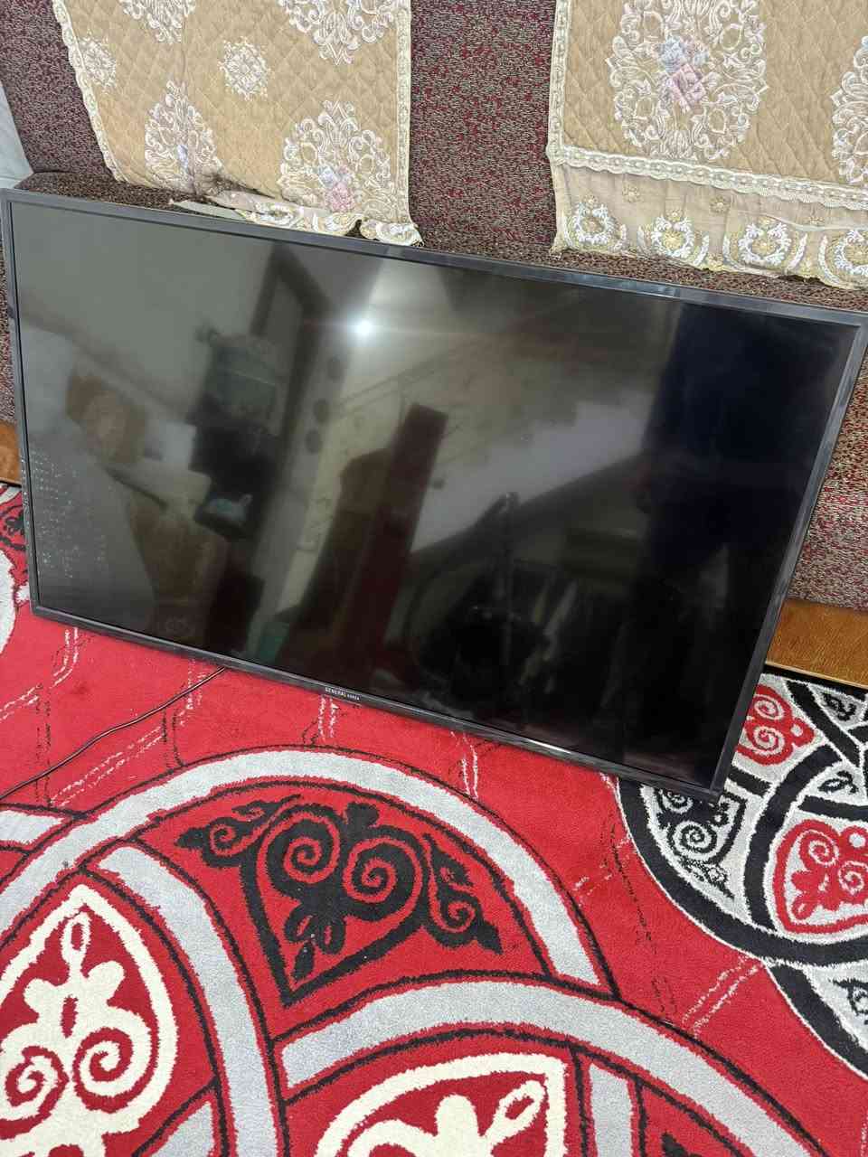 شاشه بلازمه جنرال انترنت حجم 60 بعدهه بالكارتون جديده السعر 200 الف
الشراي يتصل ***********
