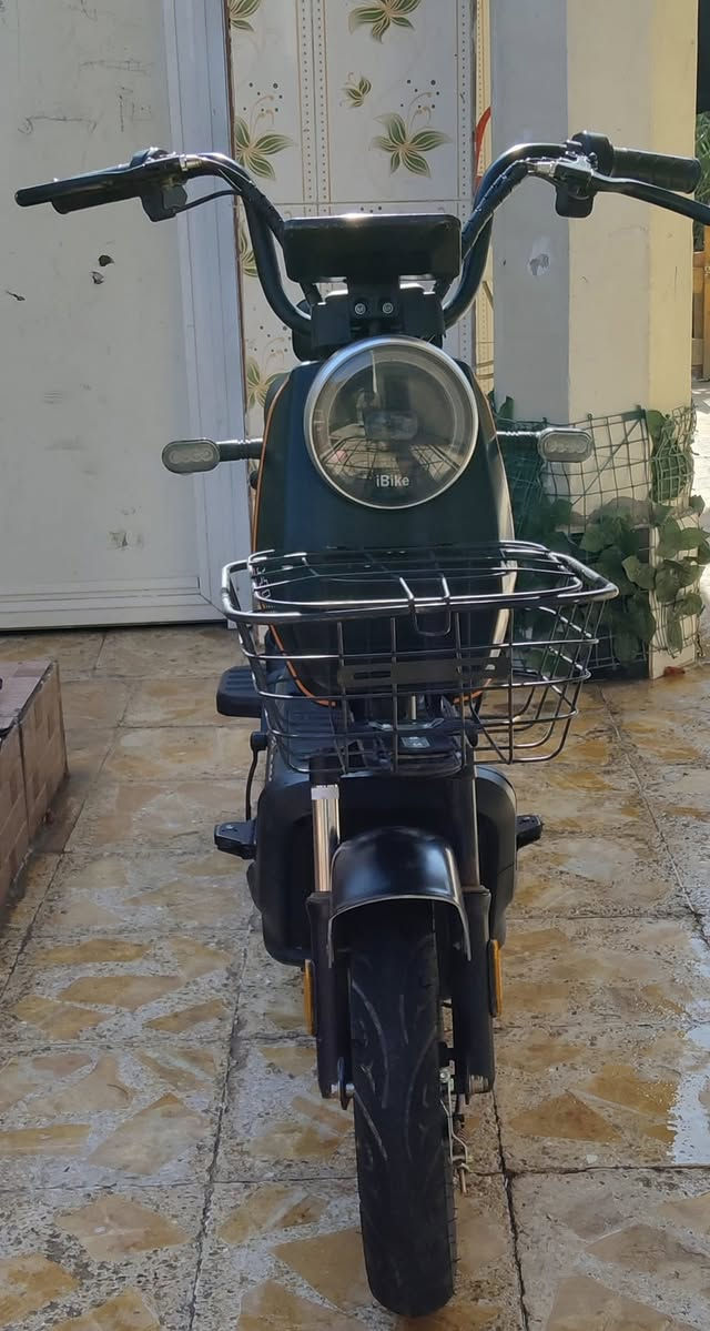 دراجه شحن حجم 14 نوعية His سرعة 60 صار خمس اشهر من خذته اربع بطارية   للبيع 300 وبيه مجال الطيبين 
سويجين بيه هورن واكف ونقص الماشه صجم فقط مكاني ناصرية قضاء الجبايش 
بصمتين 
كارتين 
تواصل فيسبوك منتظر عباس 
تواصل واتساب: ***********
