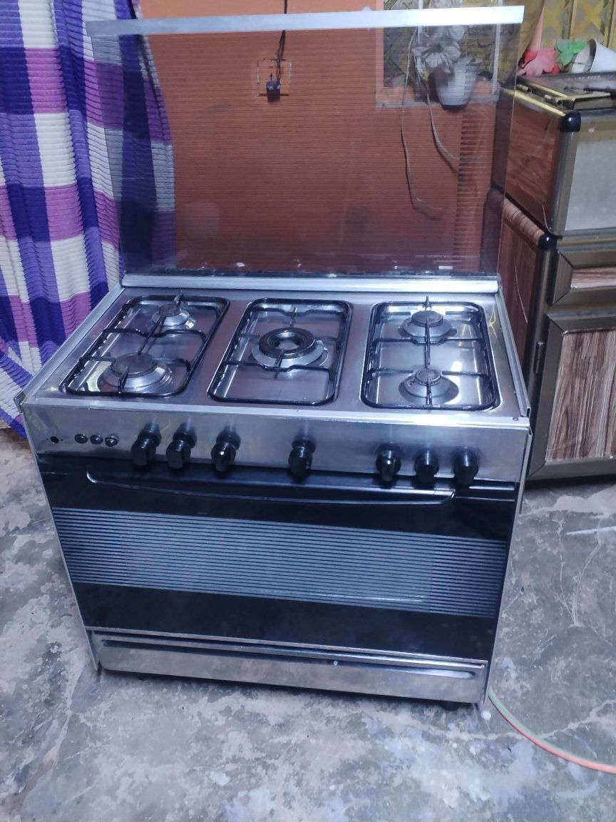 السلام عليكم طباخ مصري خمس عيون فول نظافة شغال عالفحص مع الفرن ١٨٥ وبي مجال قليل للاستفسار خاص اوالاتصال على الارقام التالية ***********
*********** فلوجة قرية المختار
