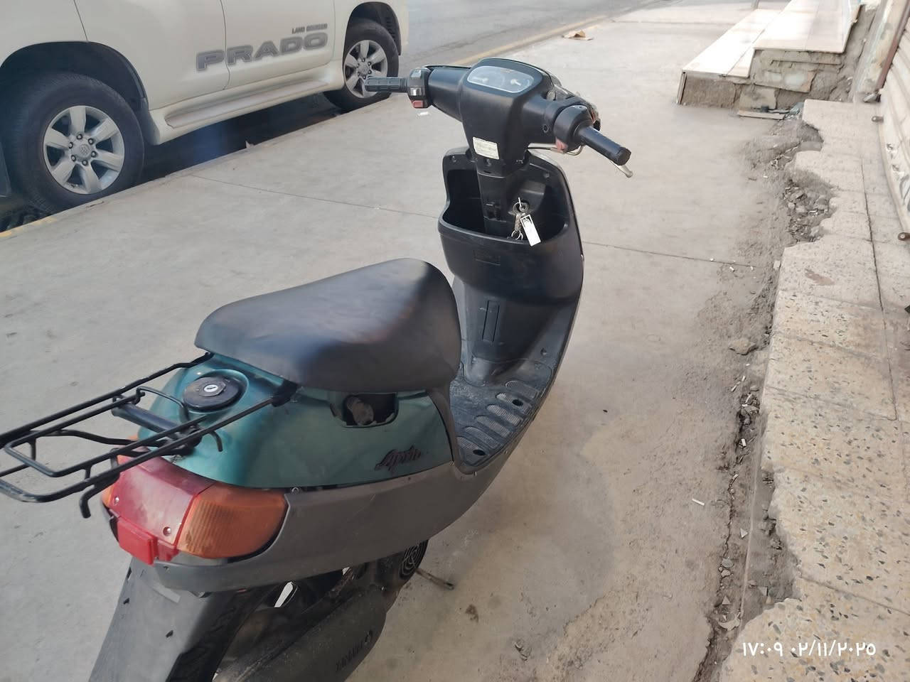 ماتور للبيع بوتين اللون زيتوني الماطور ما بيه اي شيء كفيلكم الله ماطور نظيف يخبل الماطور سلف شغال بايرمنيه كلها شغاله يشاير لايت كلها شغاله ما بيها اي شيء كل شيء ما يعوزها بس الباتري ضعيف والسلف ياخذ بس مو ياخذ كامل لان الباتري البريكات بمكانها الماطور معمر  مره واحده تعميره  بستن مكاني الموصل الايمن حي الشفاء قريب مستشفى ام الربيعين التواصل مفتوح متوفر واتساب وهذا رقمي موجود *********** والسعر 325,000 وقابل للتفاوض
