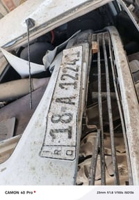 سياره • عليها ضربة • باسمي