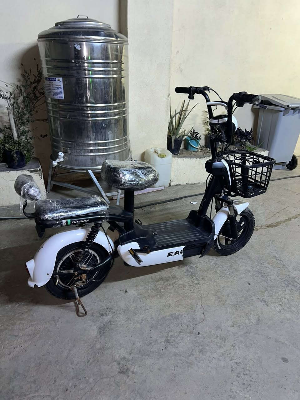 سلام عليكم دراجه حجم ١٦نضيفه خير من الله الدراجه مامتعوبه مال بيت  سعرها ١٨٠ مكاني بعقوبه تحرير الستفسار اتصال برقم ***********
