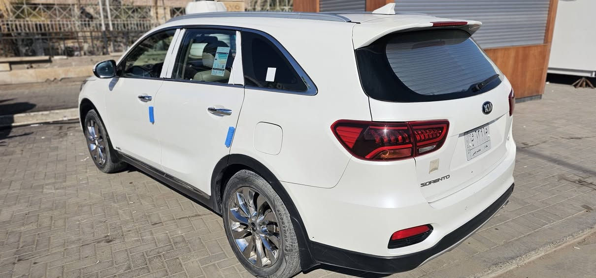 السلام عليكم 
سورنتو خليجي 
موديل ٢٠١٩ 
رقم بغداد 
السيارة موجود بالبصرة تحويل 
فول مواصفات / جي تي لاين 
بانوراما 
كامرات ٤ محيطيه 
حساس امامي خلفي 
مرايات كهربائيه شفط وترحيب عند الاقتراب
كشنات جلد كشنات اماميه فول كهرباء 
الكشنات الامانيه تبريد تدفئه 
الكشنات الخلفيه تدفئه 
بردات خلفيه 
جنطه كهرباء
شاشة كار بلي 
شحن وايرلس نقال 
٦ سلندر 
اول ويل درايف 
بيه بارد بالداير مال جاملغ الخلفي 
للتواصل / ***********
