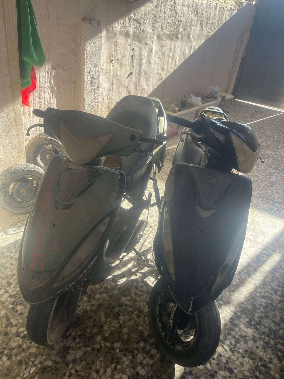 السلام عليكم دراجات 3 جيفور وسبيسي السبيسي شغاله وياها كفرات عوزها بس قبق هندر مجفته جديد الجيفور كاملات ابيعهن كوم حديد السعر 250 وبيهن مجال حگ الجيه‭***********‬
