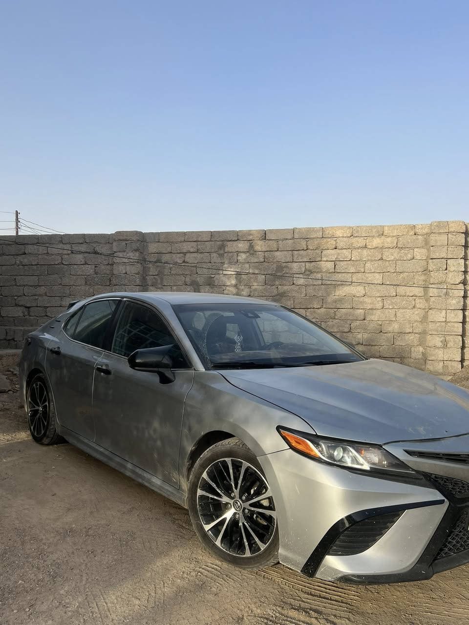 السلام عليكم 
كامري موديل ٢٠٢٠
مواصفات SE
لون سلفر 
ضرر جاملغ وربع بونيد وقطعه كلير وبيه بارد بصيط
رقم أربيل 
هـ ***********
