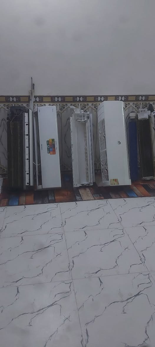 السلام عليكم 
تنصيب كافه سبالت🏦
وتبريد 🥶.......🌞
حسب انواع سبالت🏔️🏔️
صيانه عامه وشحن غاز R22 +410☔
وغسل تنزيل وتفصيخ 🌊
وتساب تفضل بل اتصال🌍***********🤳.......☎️
العنوان الشطره
