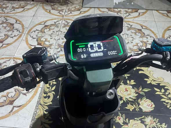 مستعجل ع البيع دراجه شحن H900 نضيفه كلش مستخدمه شهر فقط يحتاجله بس عقل ب35 الف فقط جاهزه وشغاله وجديده 5 بطاريات جدد ما مستهلكات ابد مكاني بصره زبير المربد الجديد ب450 وبيه مجال اكرر مستعجل ع البيع  هاذ رقمي بي واتساب ***********
