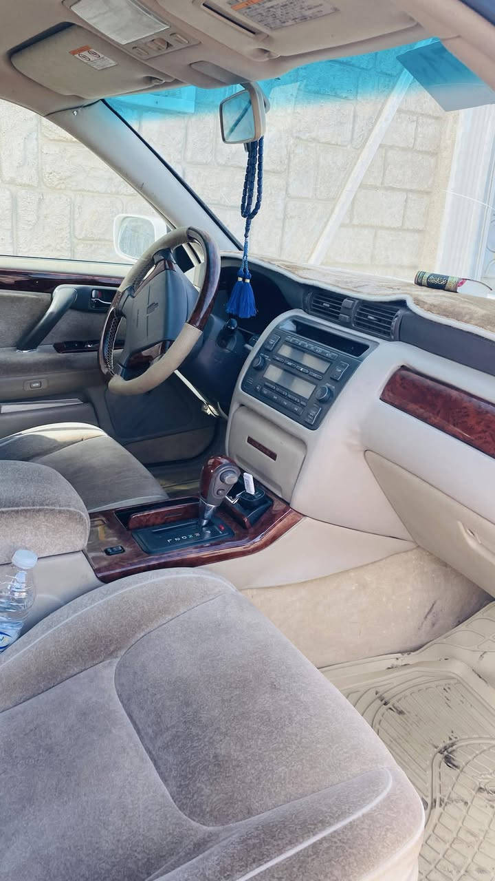 السلام عليكم
ملكه للبيع كصه قماره سياره جاهزه حداديه وره وكدام جديده محرك وكير كفاله بيه رقم وسنويه اسليمانيه السعر 45 وبيه مجال مكان الشطره 
الرقم ***********
