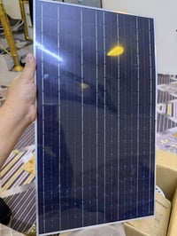 لوحات شمسية • واحدة جبيرة • واحدة زغيره