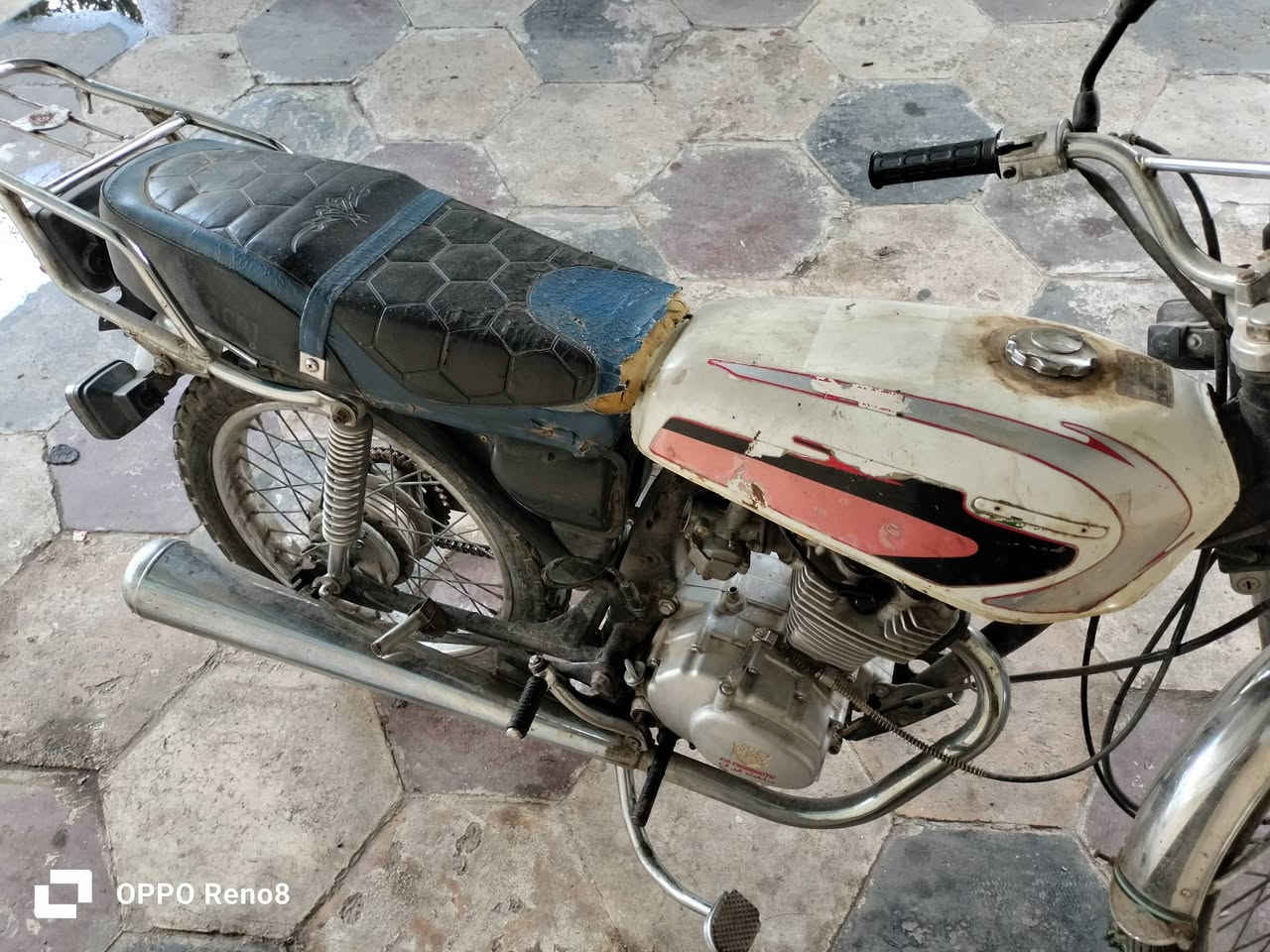 اسلام عليكم تايكر البيع دراجه متروكه وسويجهه ضايع ابيع  كوم حديد سعرهه 275وبيهه مجال استفسار
*********** مكاني الحبيبيه
