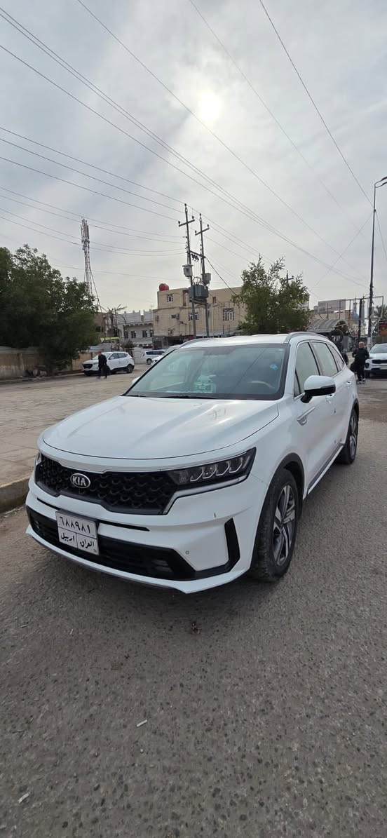 سورنتو 21 للبيع
6سلندر 

سيارة جديدة بيهة ملاحظتين 

1/ نص جاملغ خلفي ايمن 

2/ نص جنطة 

صبغ فقط 

والباقي جديد 

مواصفاتها 

كير ماوس 

كراسي جلد كهرباء 

مثبت سرعة 

شفتات كير

تخم تاير جديد 

رقم أربيل 

العنوان : النجف الأشرف 

للاستفسار: 

***********
