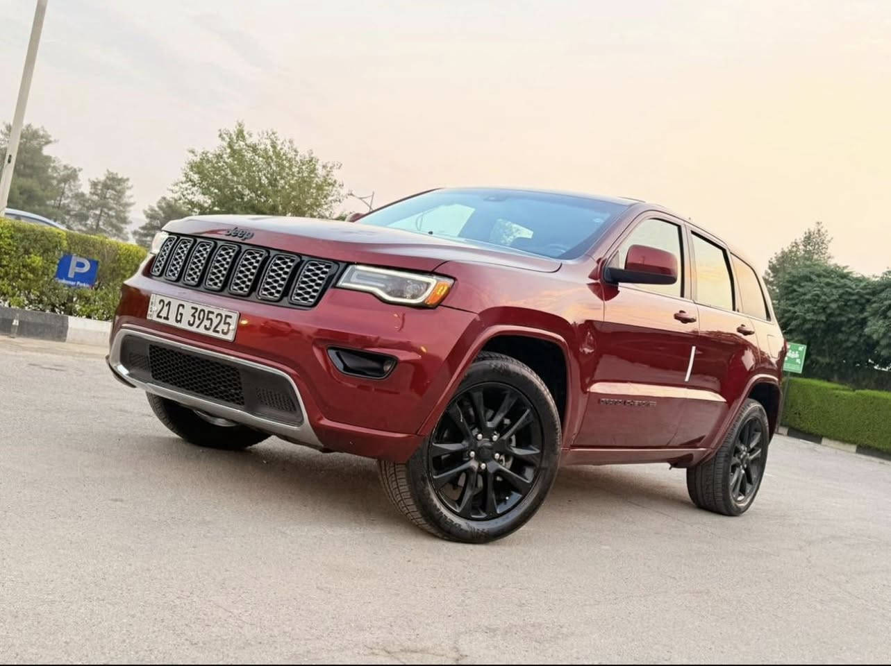 جيب شيروكي موديل 20
مواصفات السياره 
بصمه 
فتحه
تشغيل عن بعد 
كشنات كهرباء 
كشنات جلد 
السياره قول مواصفات للأخير 
رقم سليمانيه بأسمي تحويل ثاني يوم 
حادث السياره قطعه وحده فقط البنيد من امريكا صور الحادث بالمنشور 
شاصي كفاله لغد 
السعر 254 بيه مجال السياره 
*********** للتواصل
