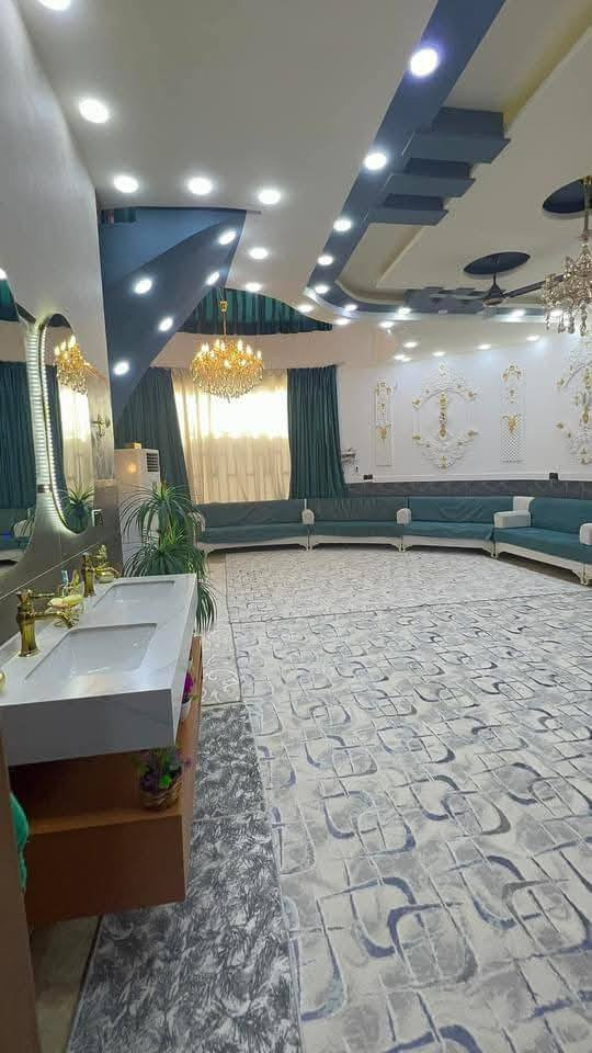 سلام عليكم يوجد بيت للبيع مساحه 600 متر يحتوي على 4غرف نوم ومضيف وحولي وصحيات طابو زراعي سند25 تحويل بسم المشتري مباشر العنوان بغداد الراشديه المراسمه الاتصال على الرقم ***********
