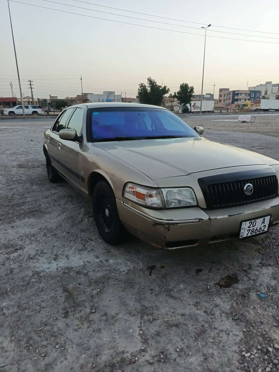 ماركيز موديل 1990 محدثه 2011.
كير محرك تخم تاير جدد 
باتري جديد سنتر لك غرفه جديده 
صدر خلفي امامي جديد 
سياره رقم دياله شرط تحويل رقم حديد
نواقها دعاميه اماميه وسكن  فقط 
سعر 60 بيها مجال  مكان السياره واسط العزيزيه 
*********** تبريد ثلج 
مابيها اي نقص غير داعاميه فقط
