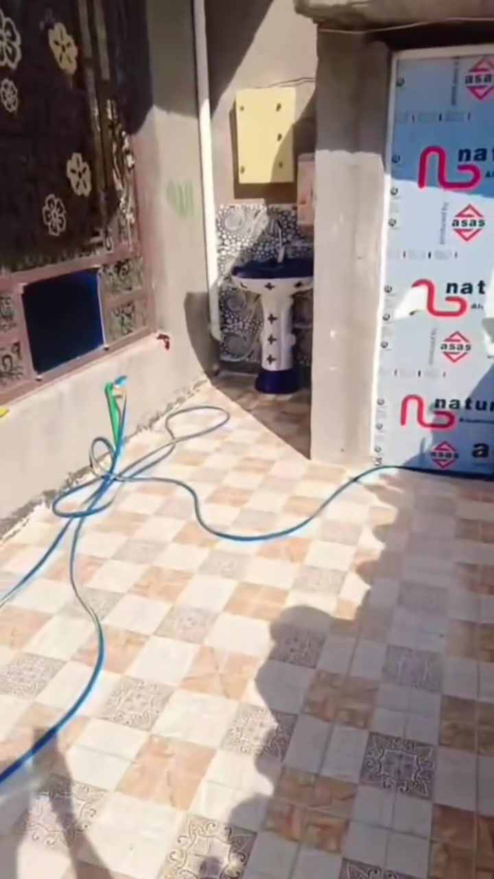 🏡🔥 بيت للبيع – سيد الشهداء / طليحه 🔥🏡
📍 الموقع: سيد الشهداء – طليحه
📌 خلف أفران القاسم
📐 تفاصيل العقار: ▫️ المساحة: ١٩٠ متر
▫️ الواجهة: ١٠ × ١٨
✨ مواصفات البيت: 🛏️ غرفتان بمساحة ٥ × ٤
🛋️ صالة كبيرة بمساحة ٩ × ٥
🍽️ مطبخ بمساحة ٤.٥ × ٤
🪑 استقبال بمساحة ٦ × ٤
🏠 بيتونة بمساحة ٧ × ٤
🚿 صحيات خارجية
✅ موقع جيد وخدمات متوفرة
✅ مناسب للسكن العائلي
🏡 أراضي وعقارات سيد الشهداء 🏡
📲 تيليكرام:
t.me/kar00005
📘 فيسبوك:
أراضي وعقارات سيد الشهداء
📞 للترويج والاستفسار:
***********
📍 العنوان:
واسط – سيد الشهداء
🏠 نصلك أينما كنت ونقدم خدمات عقارية متكاملة
✨ أراضي وعقارات سيد الشهداء ✨
عنوان للثقة والخدمة المتميزة
