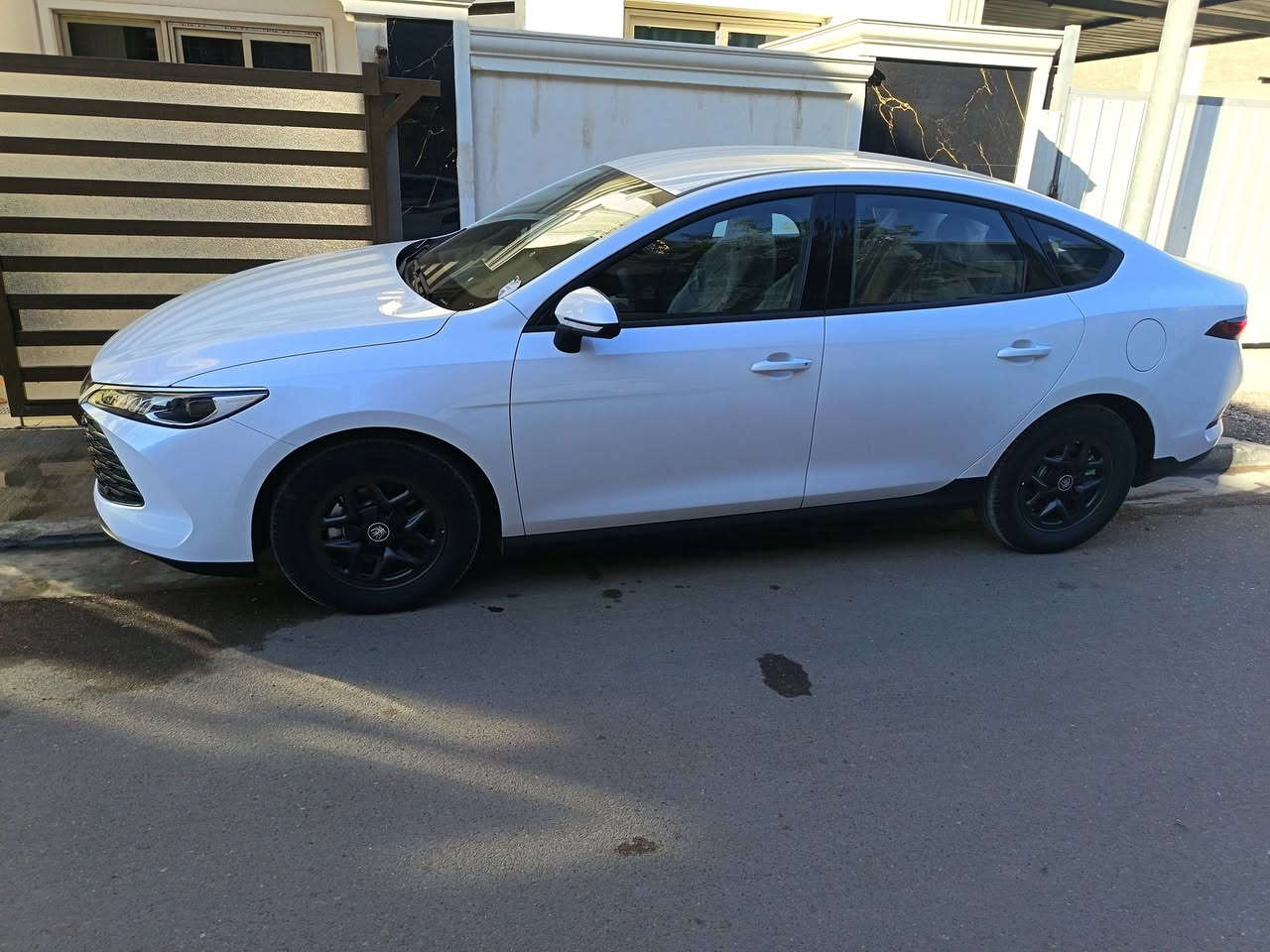 السلام عليكم كن بلاص زيرو كفاله عامة ماشيه 2000
رقم بغداد باسمي مكاني بغداد ***********

السعر 19300غراضها كامله
