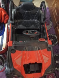 سياره اطفال نظيفه جدا السعر 25 الف مكاني بل الحبيبيه 07709760674