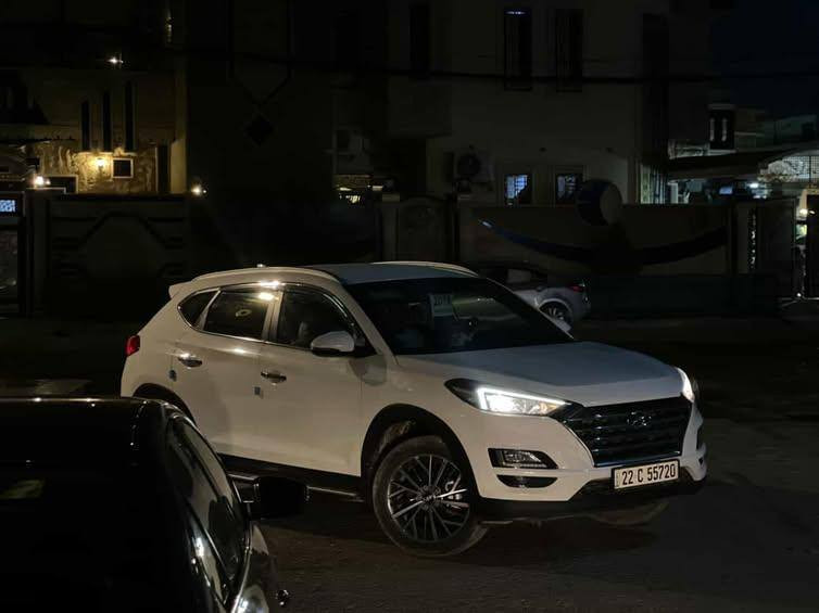 سلام عليكم
الهم صلي على النبي محمد

للبيع توكسن 2019شركة القاصد 

ماشيه 101السياره جديده 📦

 محرك وكير شرط لا نفخ ولا صرف

ملاحظه 📍بدون صبغ وبدون تبديل 

وبيها بارد باب النفر على كد شبر 

مواصفات السياره 🚙

بصمه تشغيل وبصمة ابواب 

 كشن كهرب شاشه كار بلي

مري شفط حساسات أمامية وخلفية  
وكروس سرعه 
ثلاثة انضمت قياده 
 (سبورت وايكو نورمال)
قطعتين تبريد 

دوسات رقم اربيل مسطره 

سعر 210 وبيها مجال للطيبين 

مكان السياره موصل حي سومر 

رقم الموبايل ***********
