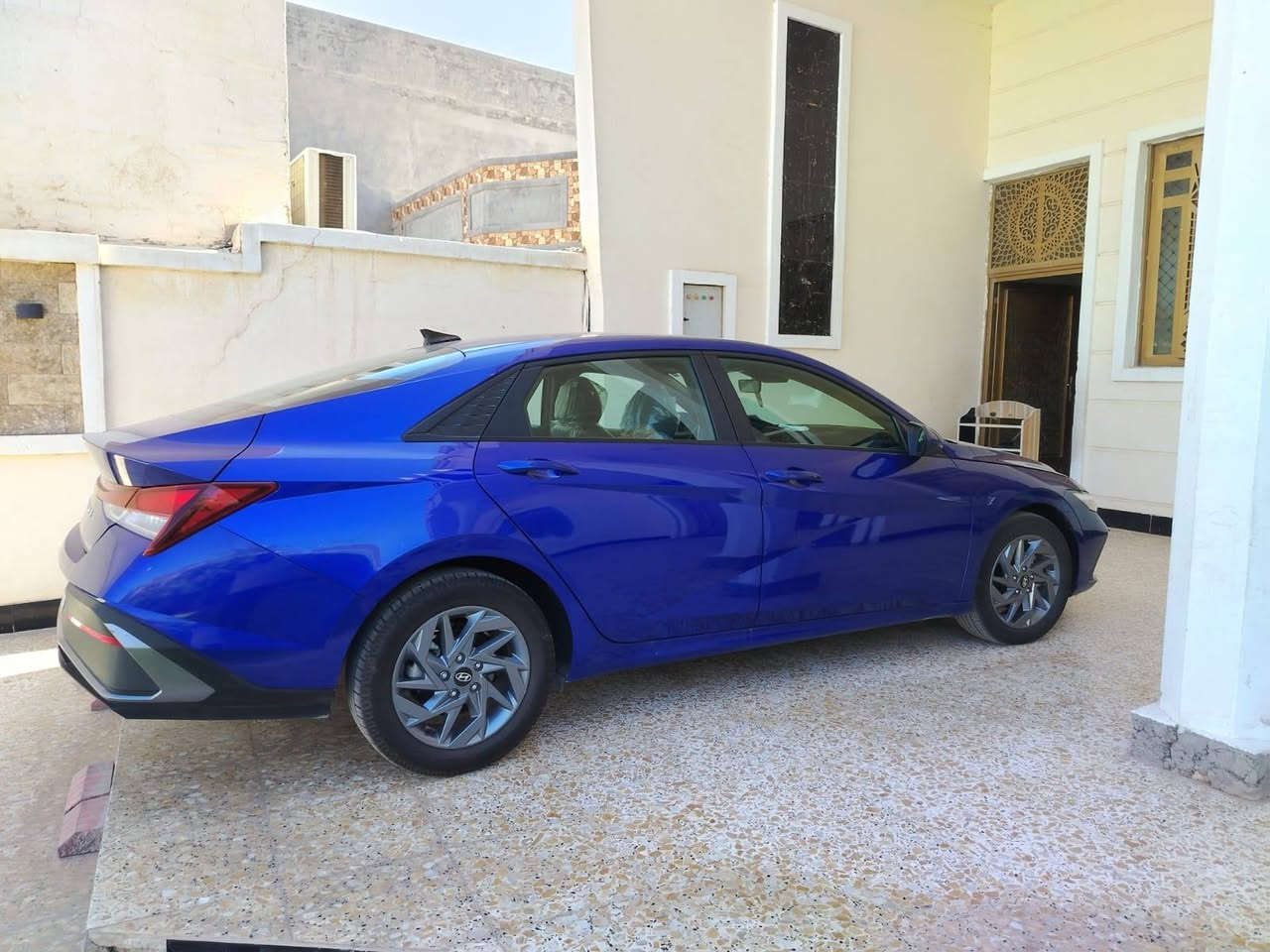 الانترا موديل ٢٤ دخول جديد
رقم انبار كتاب شهداء
فول مواصفات عدا الفتحه
تحكم سرعه
توقف ذاتي
تشغيل عن بعد 
كامره دوار
لد دشبول ٧الوان
شاشه متصله ديجتال
وبعد بيها مواصفات
فقط بيها بارد خفيفف بلجامع الخلفي
ماشيه ١٥ الف
المكان الفلوجه للتواصل خاص او على الرقم *********** او ***********
السعر ١٥٥ وبيها مجال بسيط
