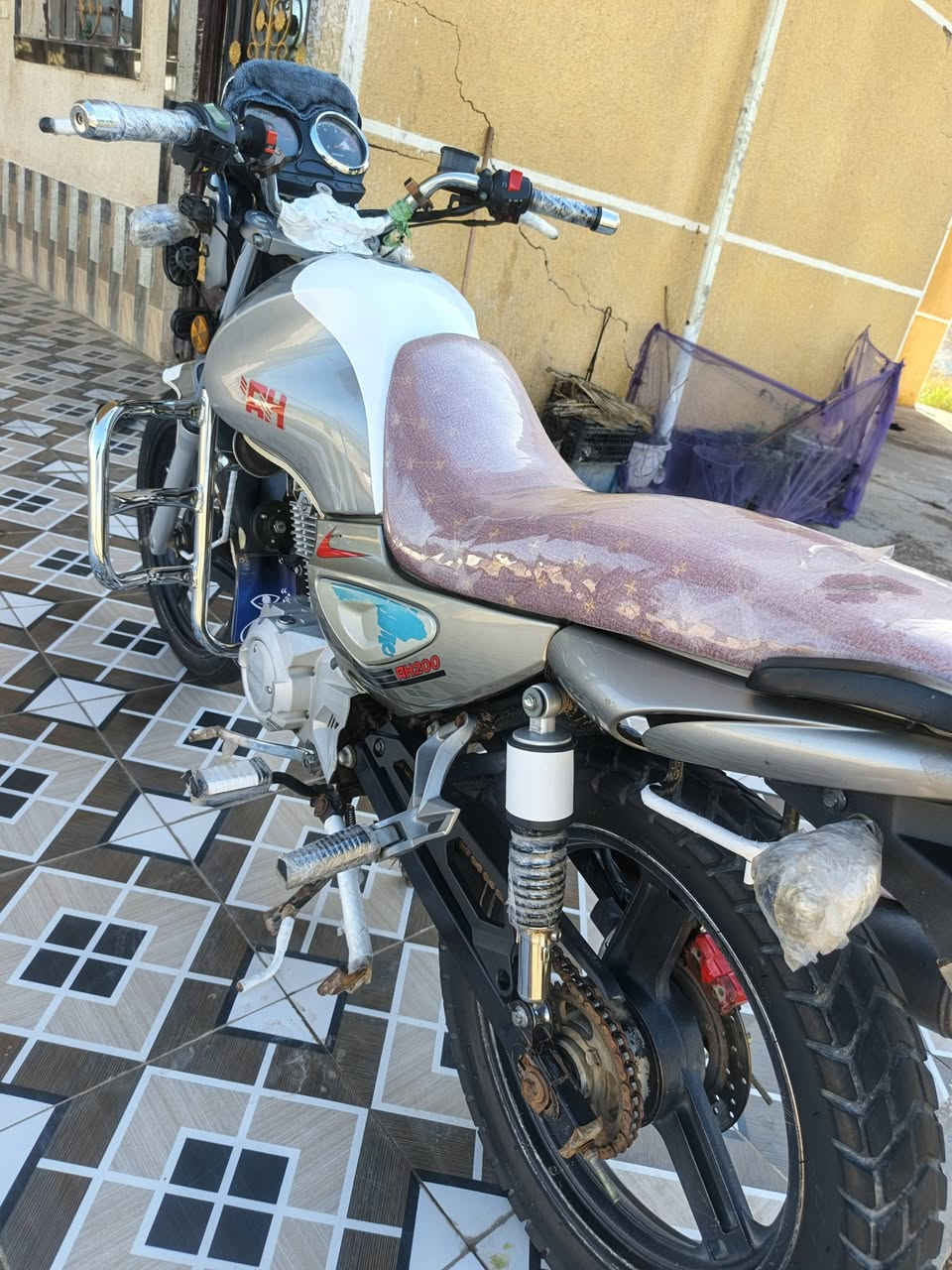 السلام عليكم AH للبيع نضيف كلشي ما ناقصه مفتوح مره وحده محرك 150 
والدراجه نضيفه علئ اخر حبايه 
خااص


**إذا كنت صاحب هذا الإعلان وتريد حذفه لأي سبب، رجاءا أرسل رسالة إلى الدعم الفني**