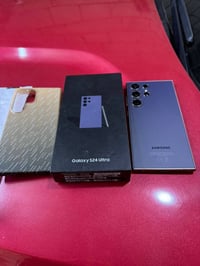 S24 الترا ٢٥٦ • نظيف جدا • ملحقات كاملة