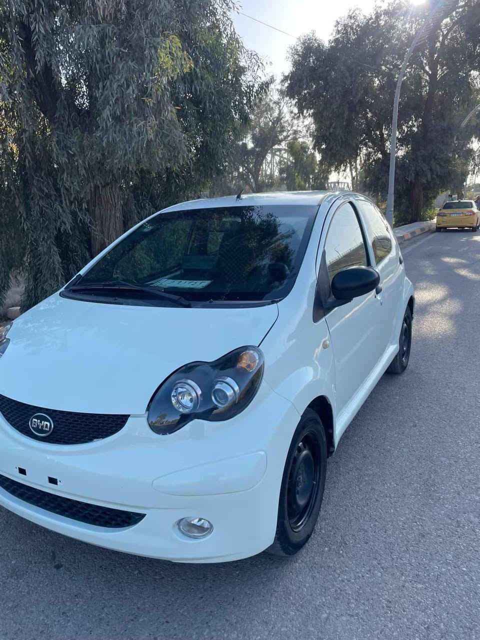 BYD   F0 2014
كير اوتو كير واوتماتيك شتريدون بعد 
كلشي بالسيارة بلاد بوضع الشركة كلشي شغال 
السيارة بيها عازل ارضية ٤ سم من الدشبول للصندوك حتى ماسحة الجام اصلية
 السيارة عليها ادامة كاملة بلك نوزل فيول بمب دهم ام اس اويل
السعر 41 وبيها مجال
***********
