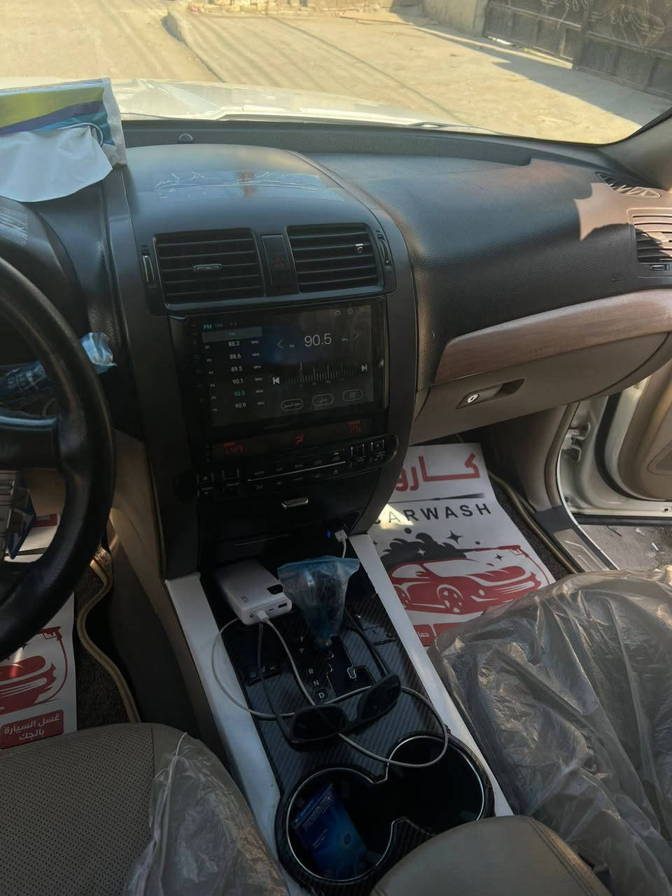 اسلام عليكم 
مهافي ١٣ 
واحدعلى واحد فول يعني مواصفات المهافي المعروفه 
مكفوله كفاله عامه ماعده رصعه بل جاملغ العكس السايق أمامي  
السعر١٧٥ 
***********
