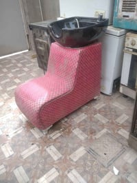 كرسي مغسلة • نادر الاولى • قابل التفاوض