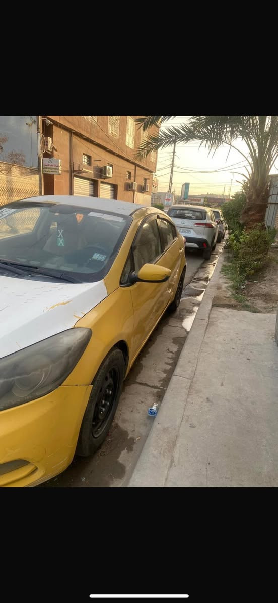 السلام عليكم سيراتو ١٤ خليجي بيهه طخه بلباب ومصلحه مواصفاتهه نص رقم بغداد باسمي سياره يحتاجلهه ترتيبات بسيطه كير مكينه مكفولات مكان سياره غزاليه السعر ٩٠ بيهه مجال
***********
