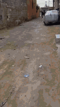 سلام عليكم بيت للبيع سبع قصورشارع المشروع قرب المولد نوري الفريجي ثاني مولد مساحه 50 متر  /السعر 29 وبي مجال الهاتف / ***********
