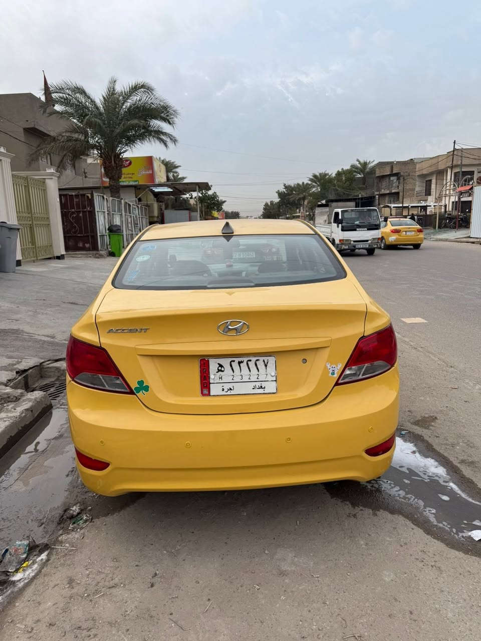 السلام عليكم
سيارة اكسنت مضلع 
موديل 2016
وارد امريكي حادثها جنطة 
محرك 1600
السعر 88
بها مجال 
رقم الهاتف ***********
