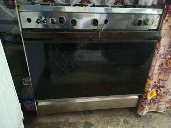 كاونتر 3قطع 200
طباخ شغال 60
زولية 6ب3 سعر 75
العنوان جغيفي ثانية ***********واتساب فقط
