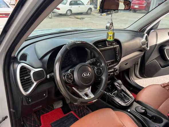 السلام عليكم 
صول موديل 2020 
بيه بنيد وجاملغ حادث أمريكا 
وهنا بل العراق أربع قطع صبغ اثر شخوط ليبل واحد 
سعر 117 وبيه مجال شي بسيط 
***********
مكان واسط قضاء الحي
