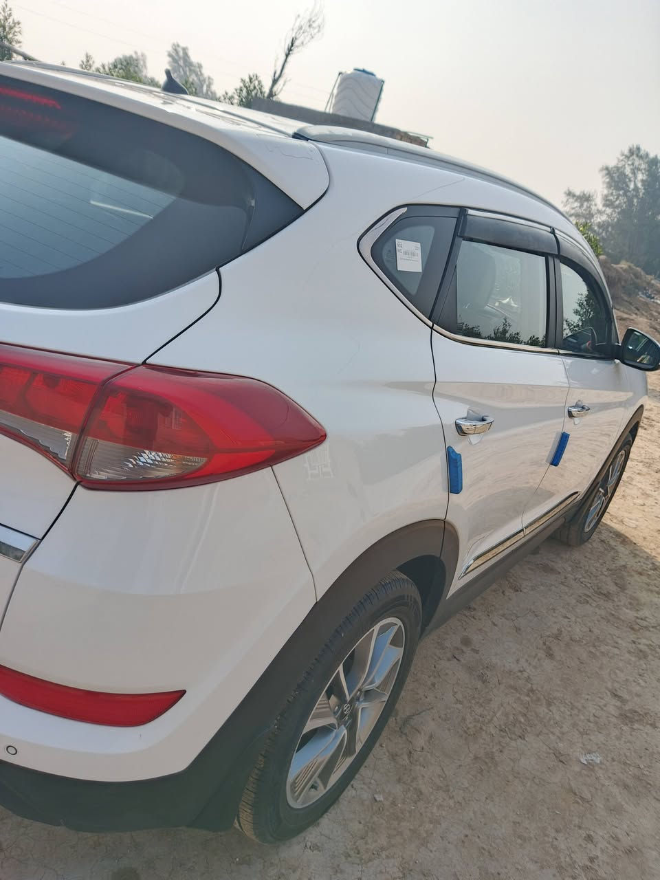 السلام عليكم توسان موديل 2018البيع السياره جديده او مكفوله كفاله عامه مواصفات نص فول مري شفط سايد بريك بل رجل المرغوب شاير بل مري  تحكمات بل ستيرن  مواصفات معروفه  رقم السياره (بابل) او مكانها بل حله او سعره193او بيها مجال بصيط رقم صاحب السياره ***********
