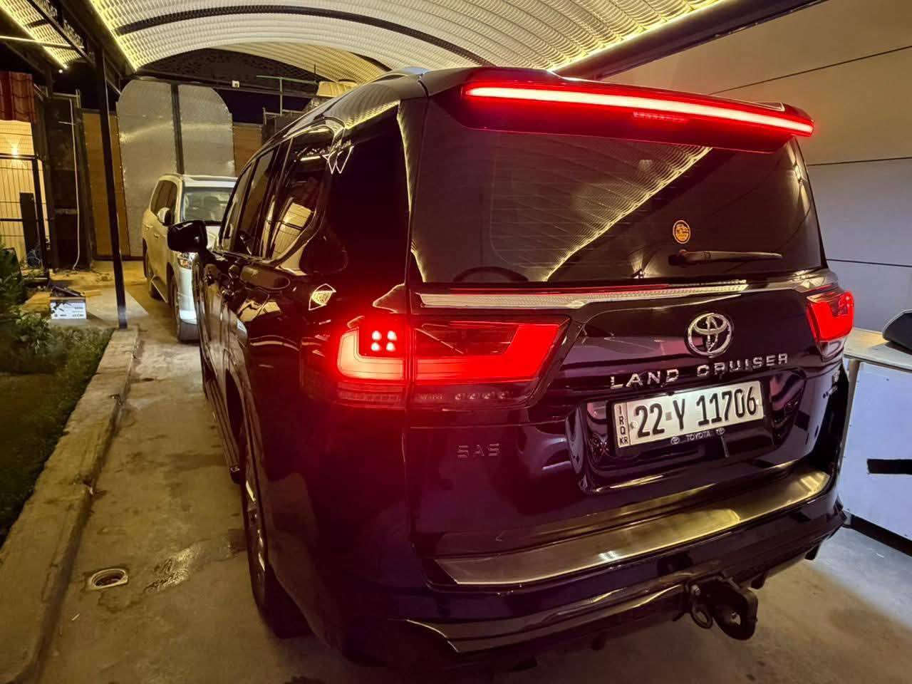 الوحش الأسود لاندكروز أعلى فئه vx لمتد بلاك اديشن 6 سلندر فول مواصفات موديل 2024 ماشيه الفين


**إذا كنت صاحب هذا الإعلان وتريد حذفه لأي سبب، رجاءا أرسل رسالة إلى الدعم الفني**