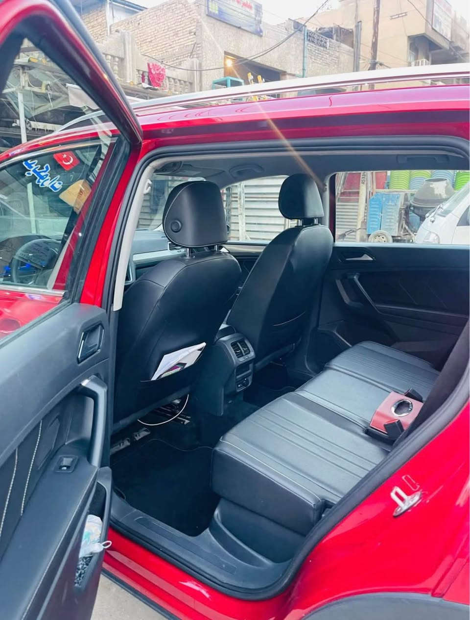 فولكس فاجن / تيكوان / SE
موديل 2023 
رقم بغداد
صور الحادث مرفقة
فقط البنيد مبدل
ماشية 27800 قابل للزيادة
السعر 22،600 وبيهه مجال بسيط. اخوان السيارة جديده الاستفسار الاتصال ع الرقم اني مكلف بالنشر *********** بغداد, العراق
