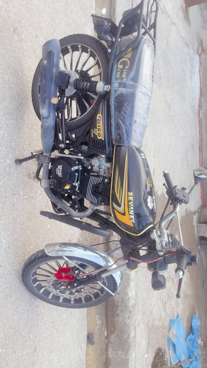 السلام عليكم شباب هاي الدراجه للبيع سيفاني موديل 2025
الولد ماخذه زيرو استخدام شخصي مامشتغله دلفري
النضافه كدام العين الواقع احله م̷ـــِْن الصوره
السعر 800 وبيها مجال
الدراجه علئ وضع الشركه برغي مامفتوح بيها شرط ترايك وين ماتريد 
رقمي للاستفسار ‎*********** وا الخاص مالي مفتوح
